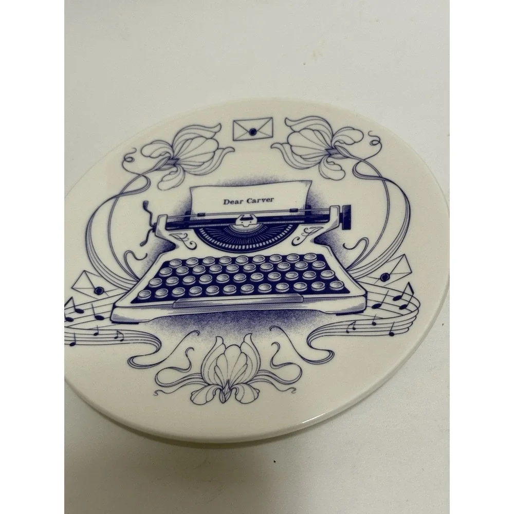 ILLUMICRATE Exclusive Illumicrate Bookish Decor: 